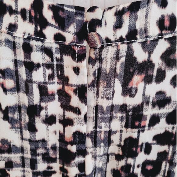 Torrid | Abstract Leopard-Print Keyhole-Neck Flutter-Sleeve Georgette Blouse Top - Picture 8 of 12